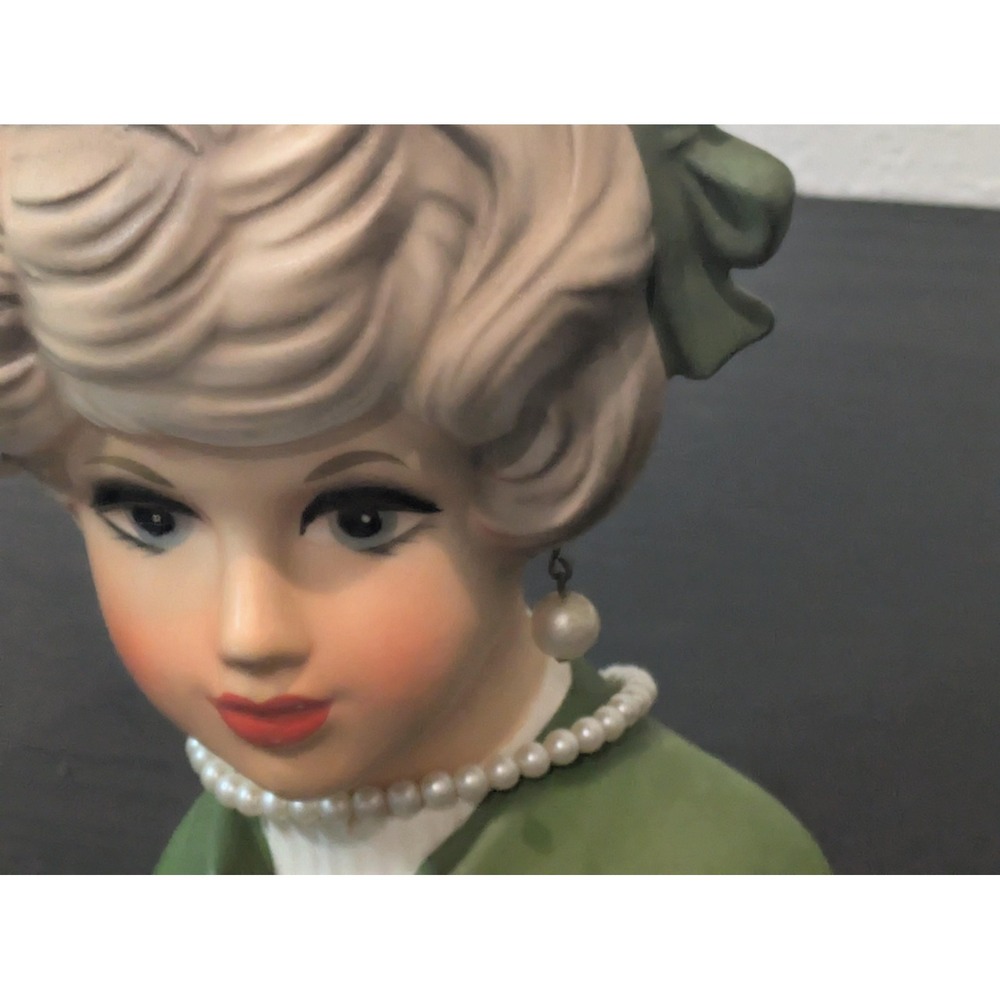 Vintage Napcoware Planter Ceramic Woman Vase Green Bow Pearl Necklace C8496 60s - Picture 4 of 11